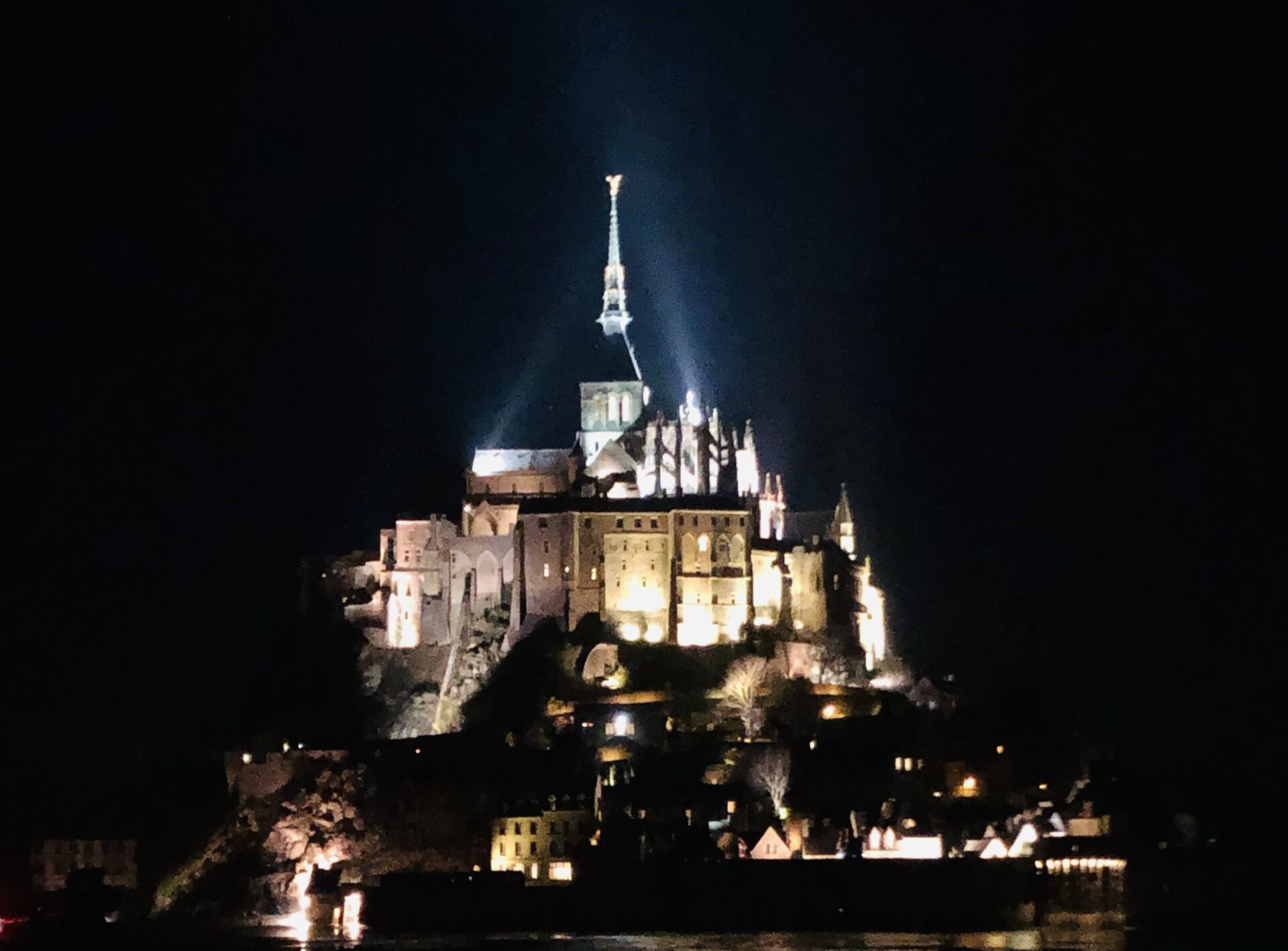 フランス モンサンミッシェル 昼と夜の景色 にゅるんブログ